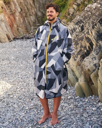 Водоустойчиво унисекс пончо яке с ръкави Saltrock Four Seasons Camo сиво/жълто