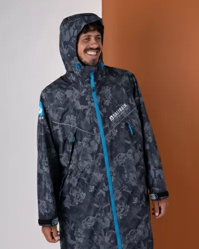 Водоустойчиво унисекс пончо яке роба Saltrock Digi Camo в черно/синьо