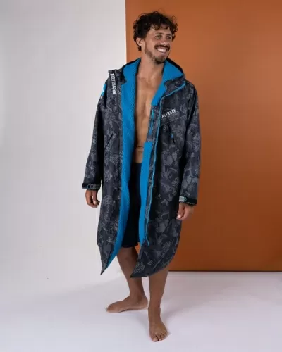 Водоустойчиво унисекс пончо яке роба Saltrock Digi Camo в черно/синьо