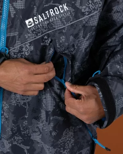 Водоустойчиво унисекс пончо яке роба Saltrock Digi Camo в черно/синьо