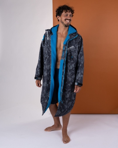 Водоустойчиво унисекс пончо яке роба Saltrock Digi Camo в черно/синьо